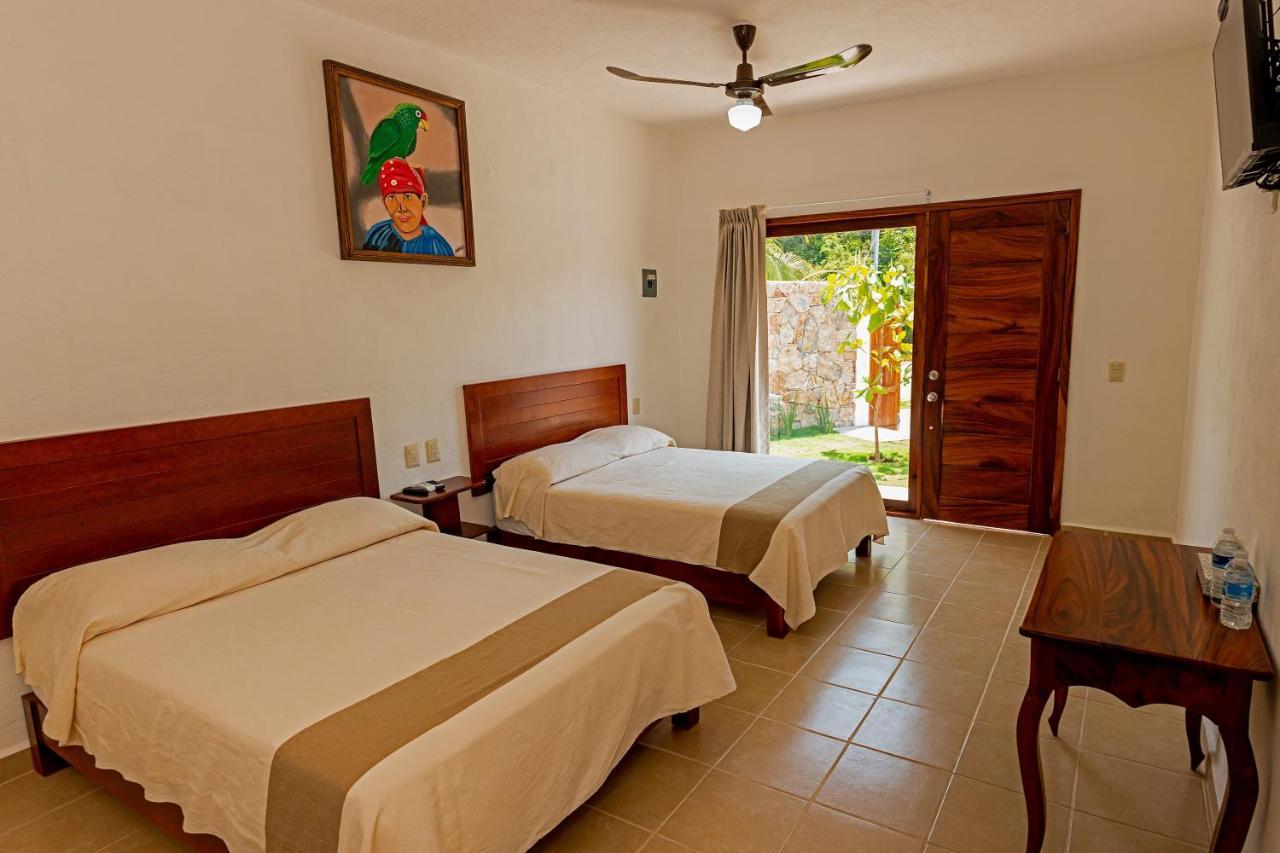 Hotel Casa Victoria Zihuatanejo Eksteriør billede
