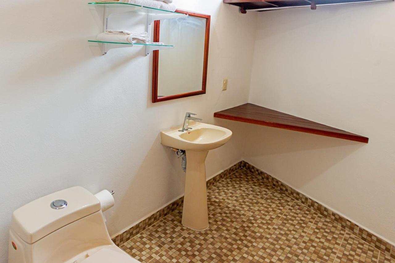 Hotel Casa Victoria Zihuatanejo Eksteriør billede